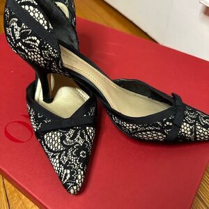 Ann Taylor D’Orsay black lace heels / pumps size 7 EUC grosgrain details